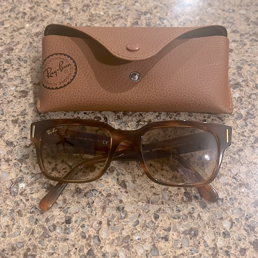 Like new Ray Bans